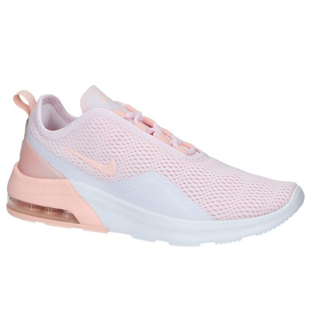 Nike Air Max Motion 2 Women's Sneaker - 9.5